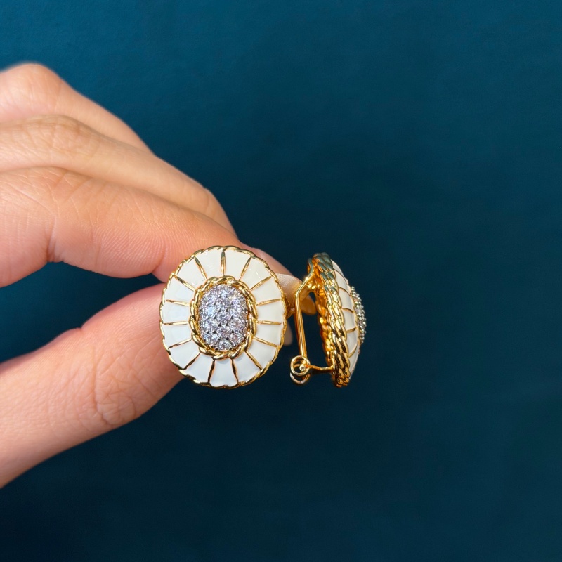 Vintage White Enamel Rhineston - Vintage Fashion Jewelry Brands ulasan dan harga