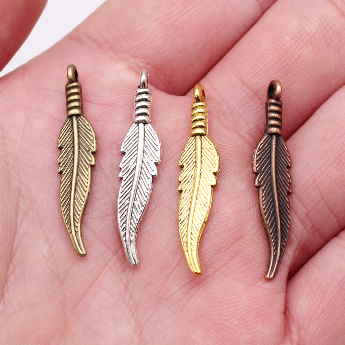 Hollow Feather Charm Leaf Char - Vintage Fashion Jewelry Necklaces ulasan dan harga